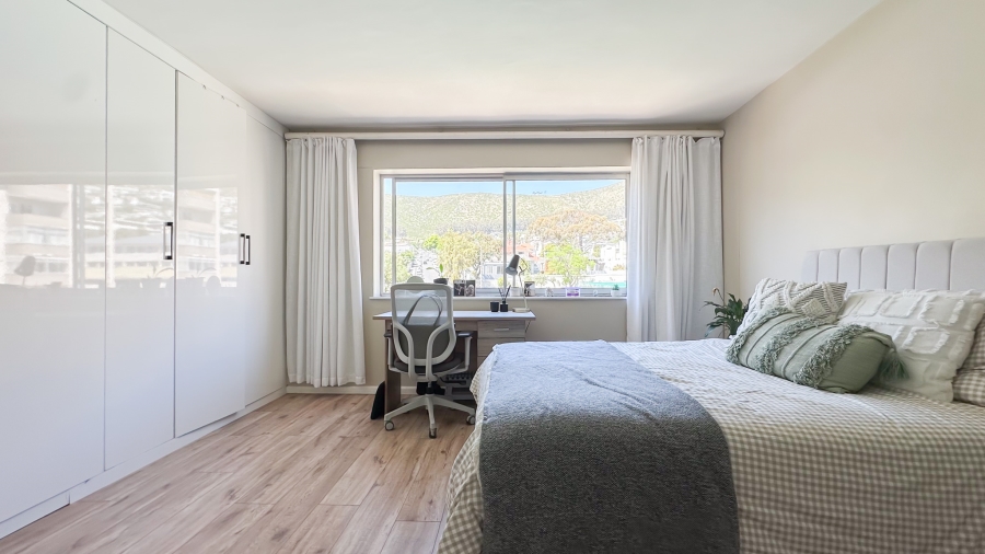 To Let 3 Bedroom Property for Rent in Sea Point Western Cape